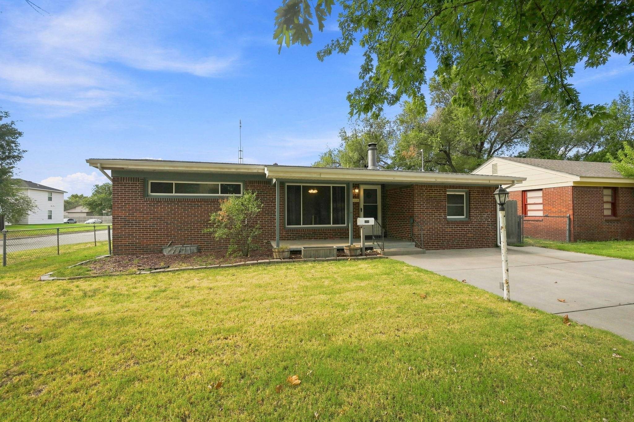 1421 E 31st St South, Wichita, KS 67216