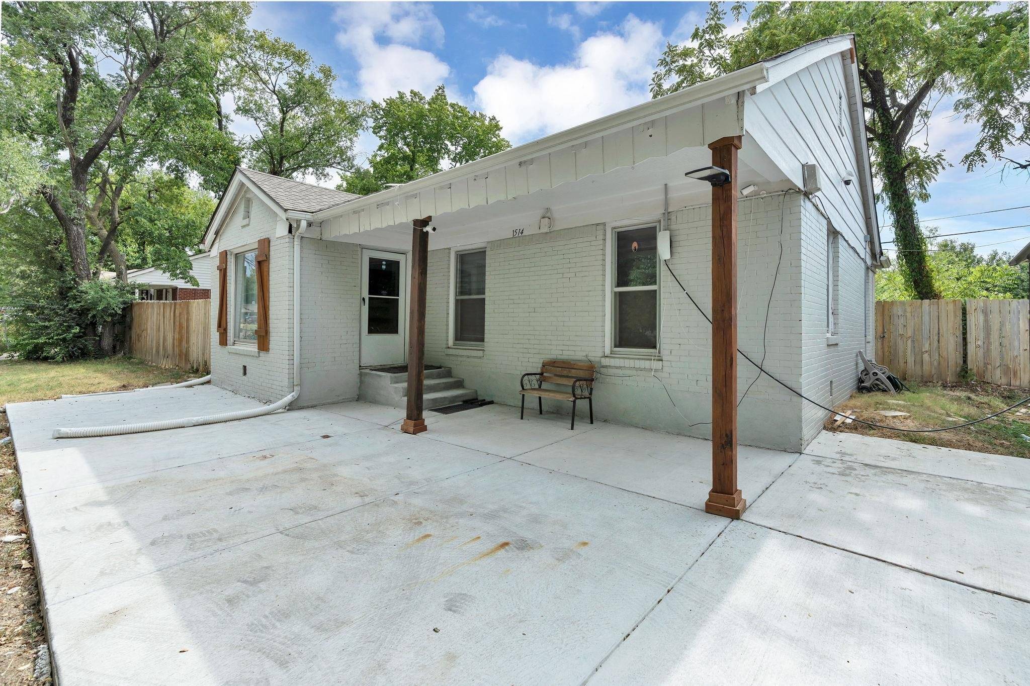 1514 Matlock Dr, Wichita, KS 67208