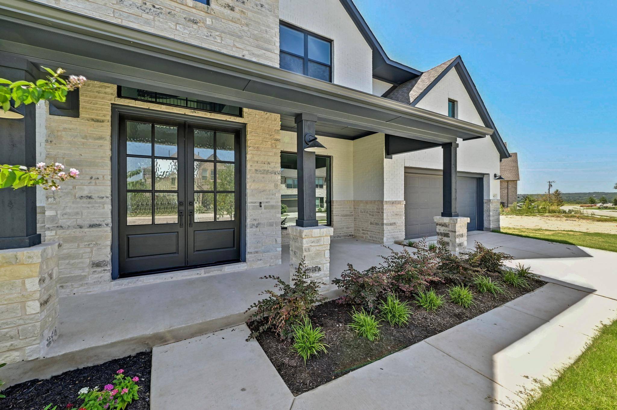 7425 Desert Needle DR, Lago Vista, TX 78645