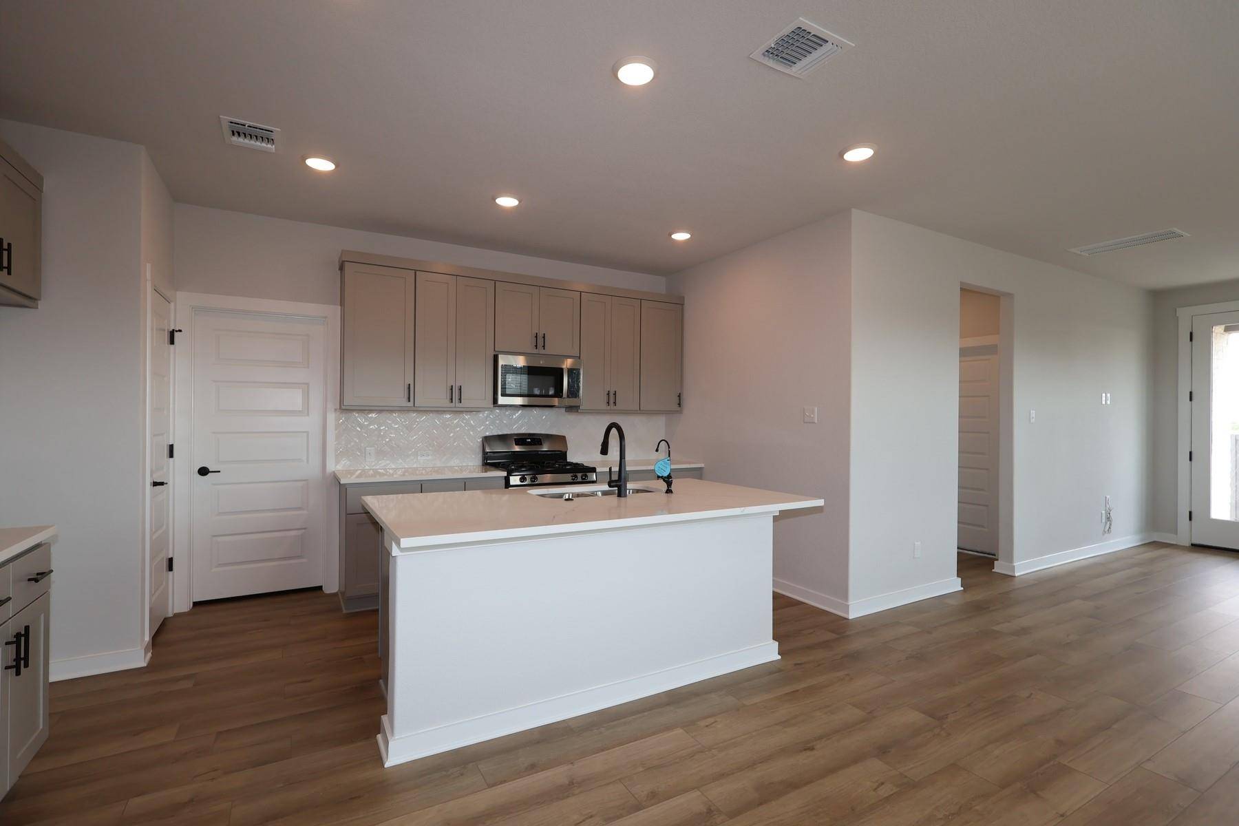 304 Emerie WAY, Georgetown, TX 78626