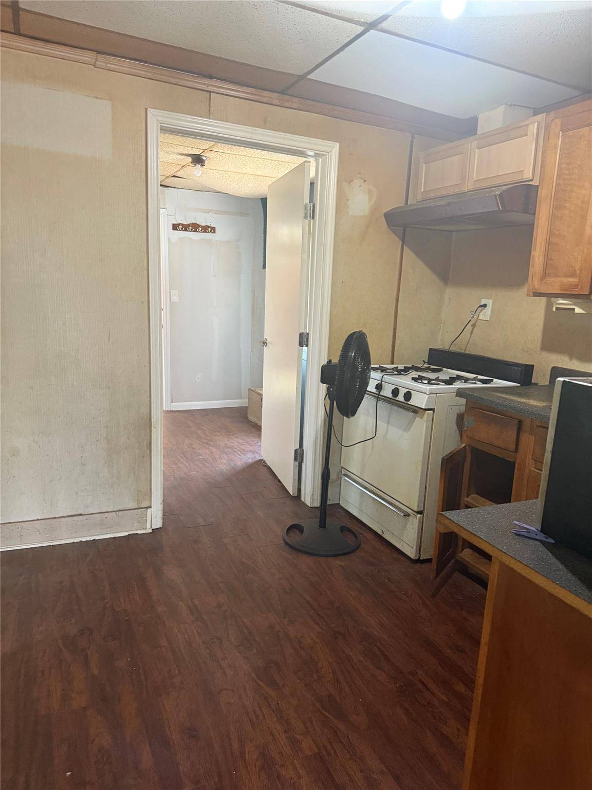 110 E Rio Grande ST, Taylor, TX 76574