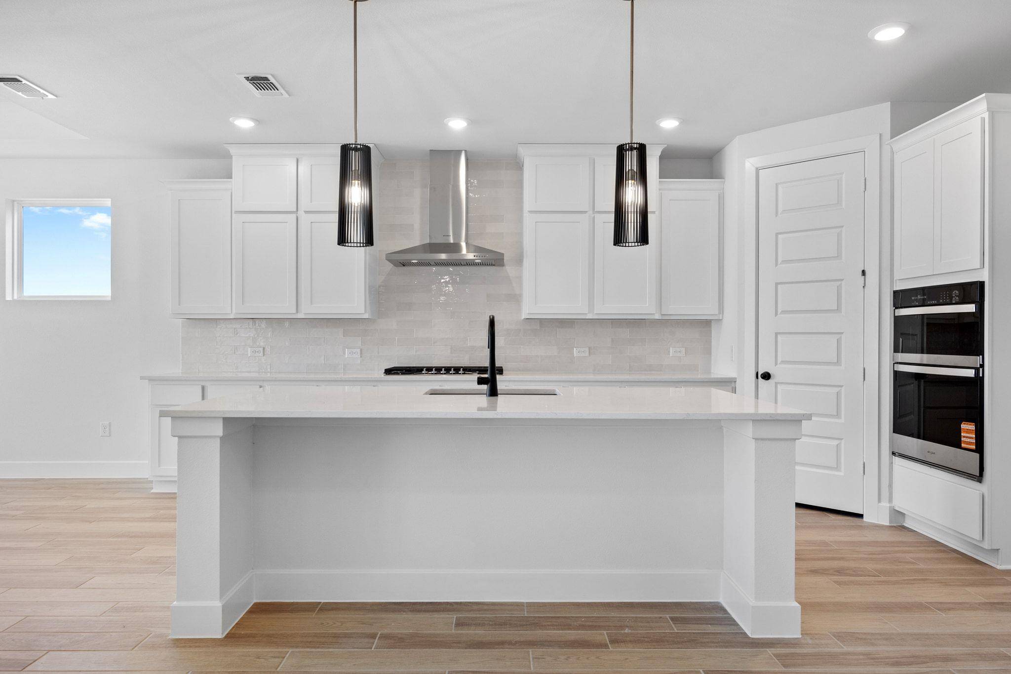 317 Horsemint LN, Georgetown, TX 78633
