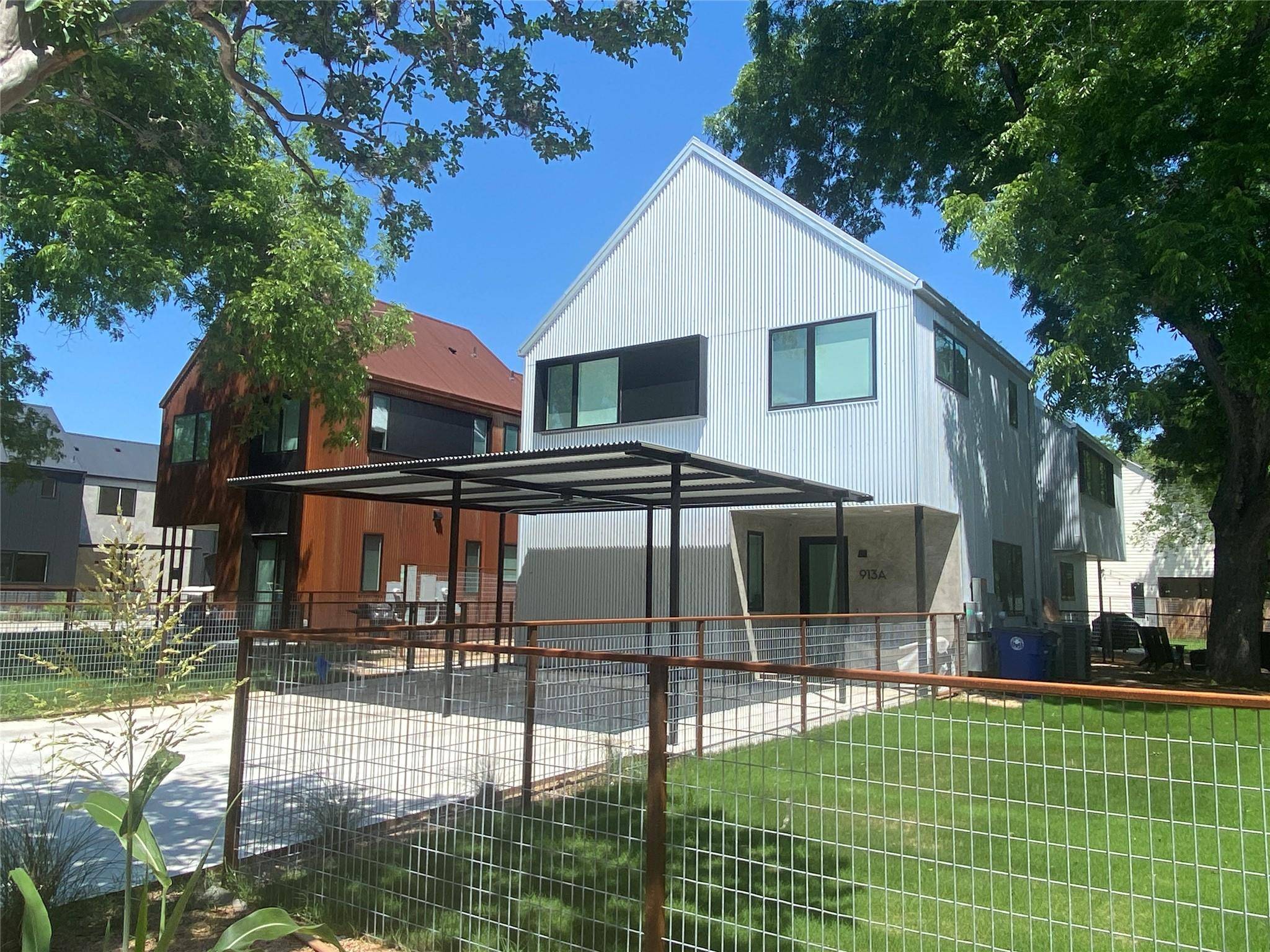 913 Tillery ST #B, Austin, TX 78702