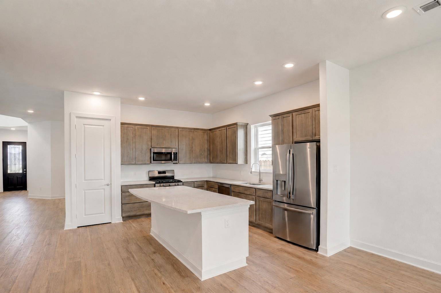 941 Teeler LN, Leander, TX 78641