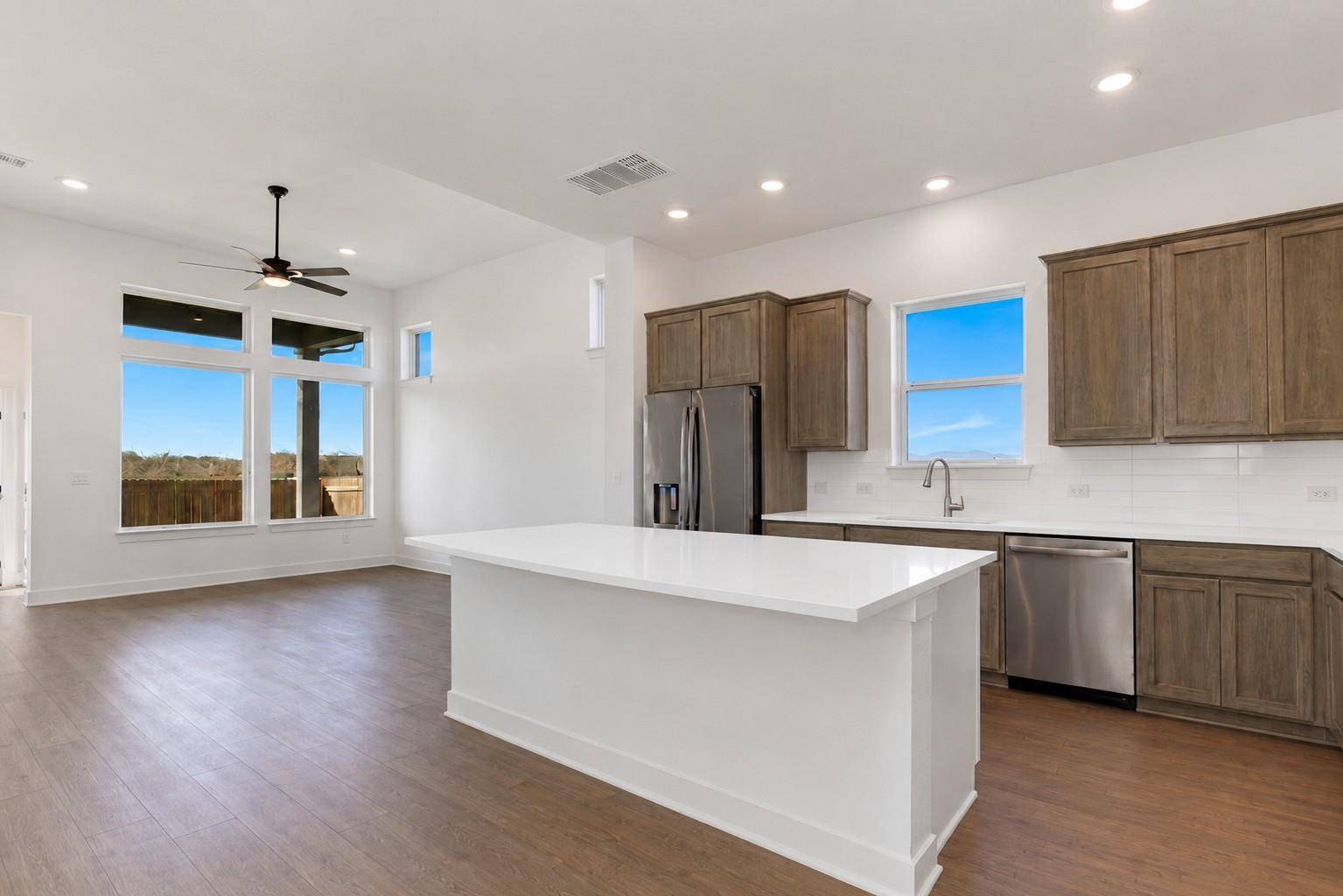 941 Teeler LN, Leander, TX 78641