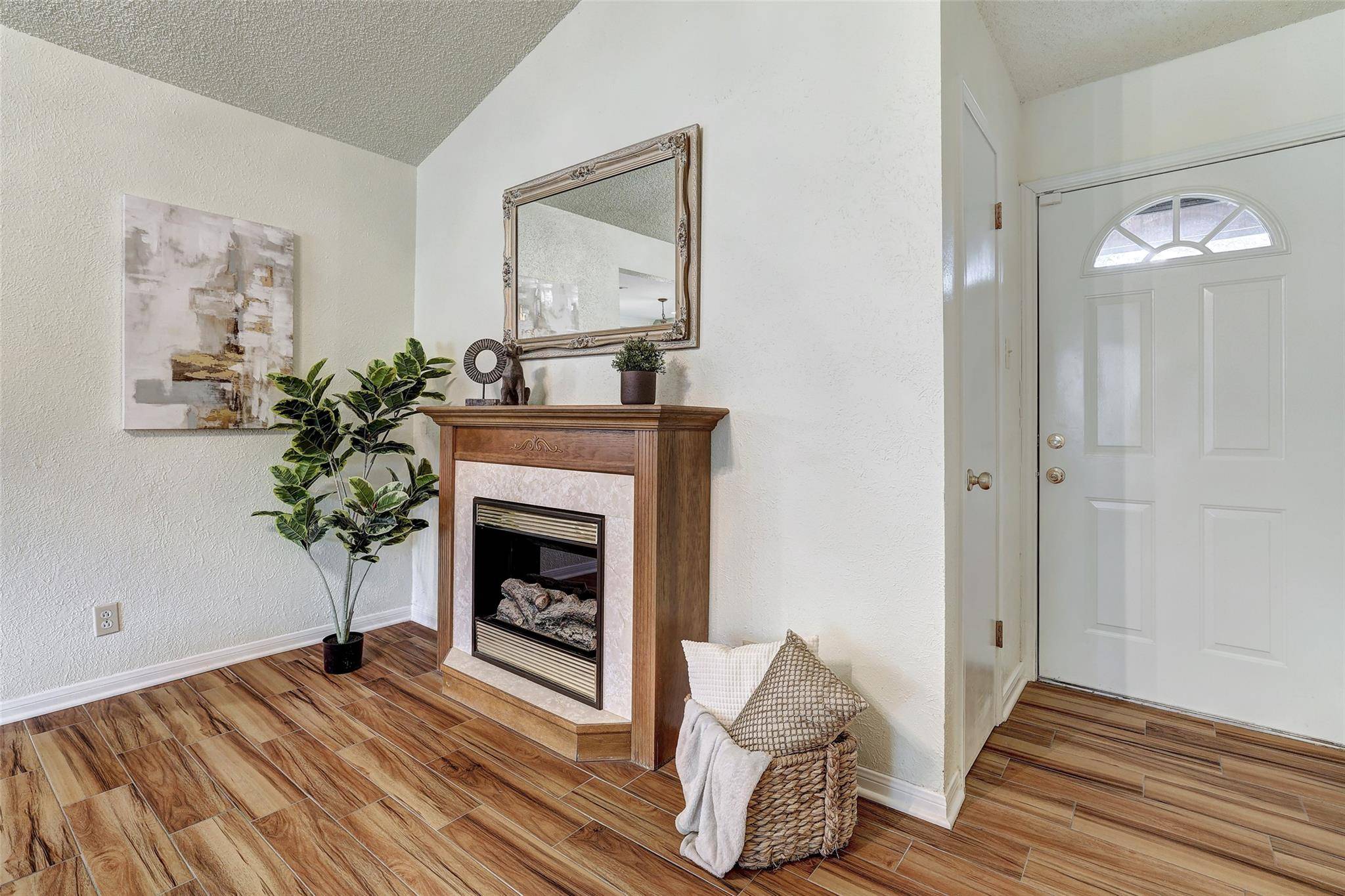8606 Thunderbird RD #A & B, Austin, TX 78736