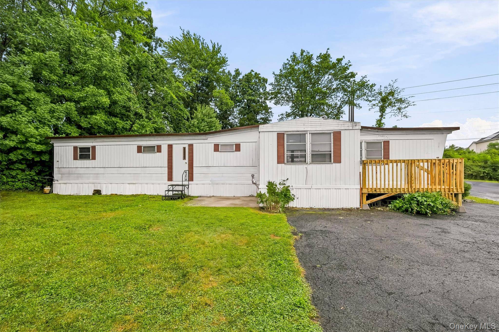 327 Currycross RD, New Windsor, NY 12553