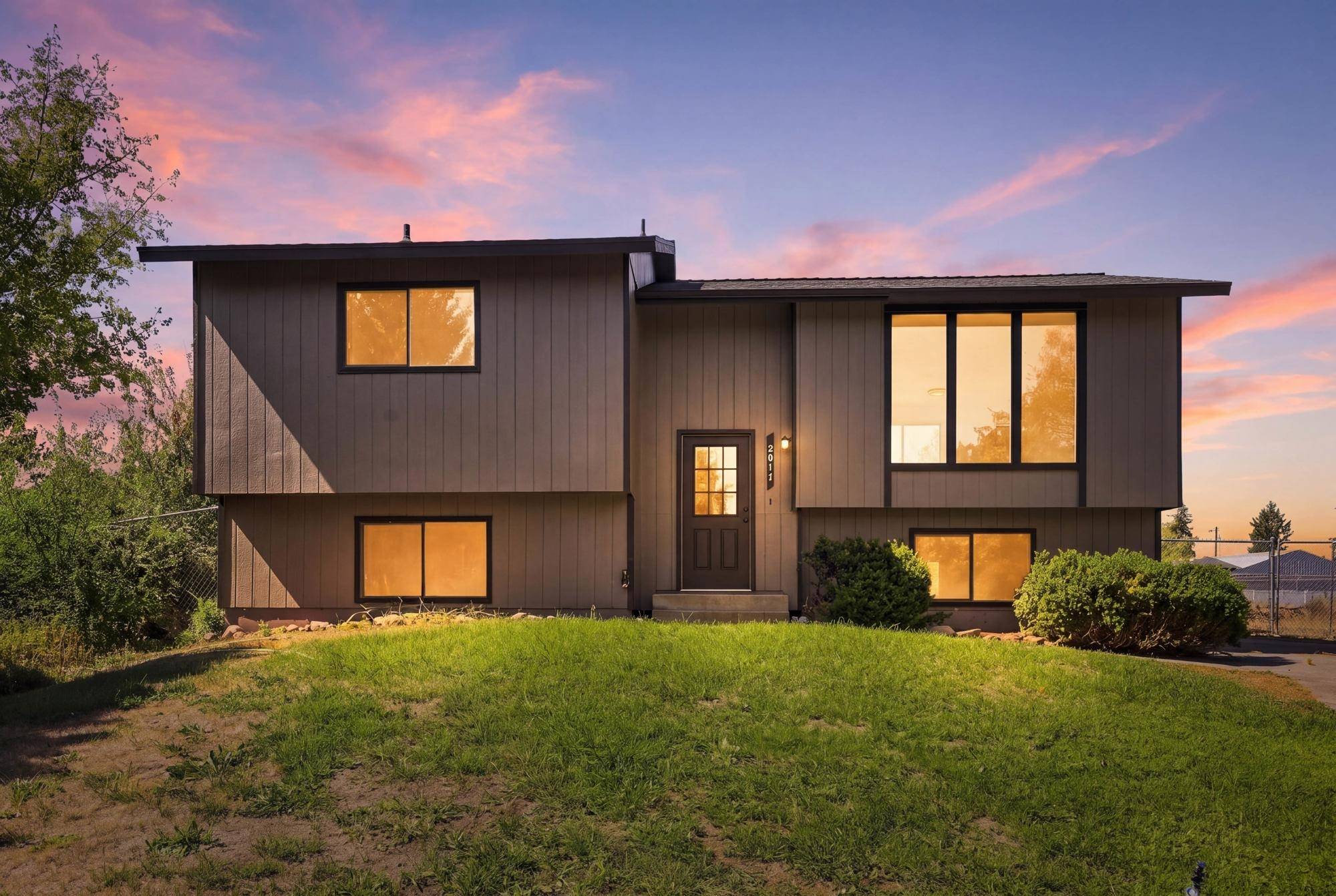 5017 N Mitchell Dr, Otis Orchards, WA 99027