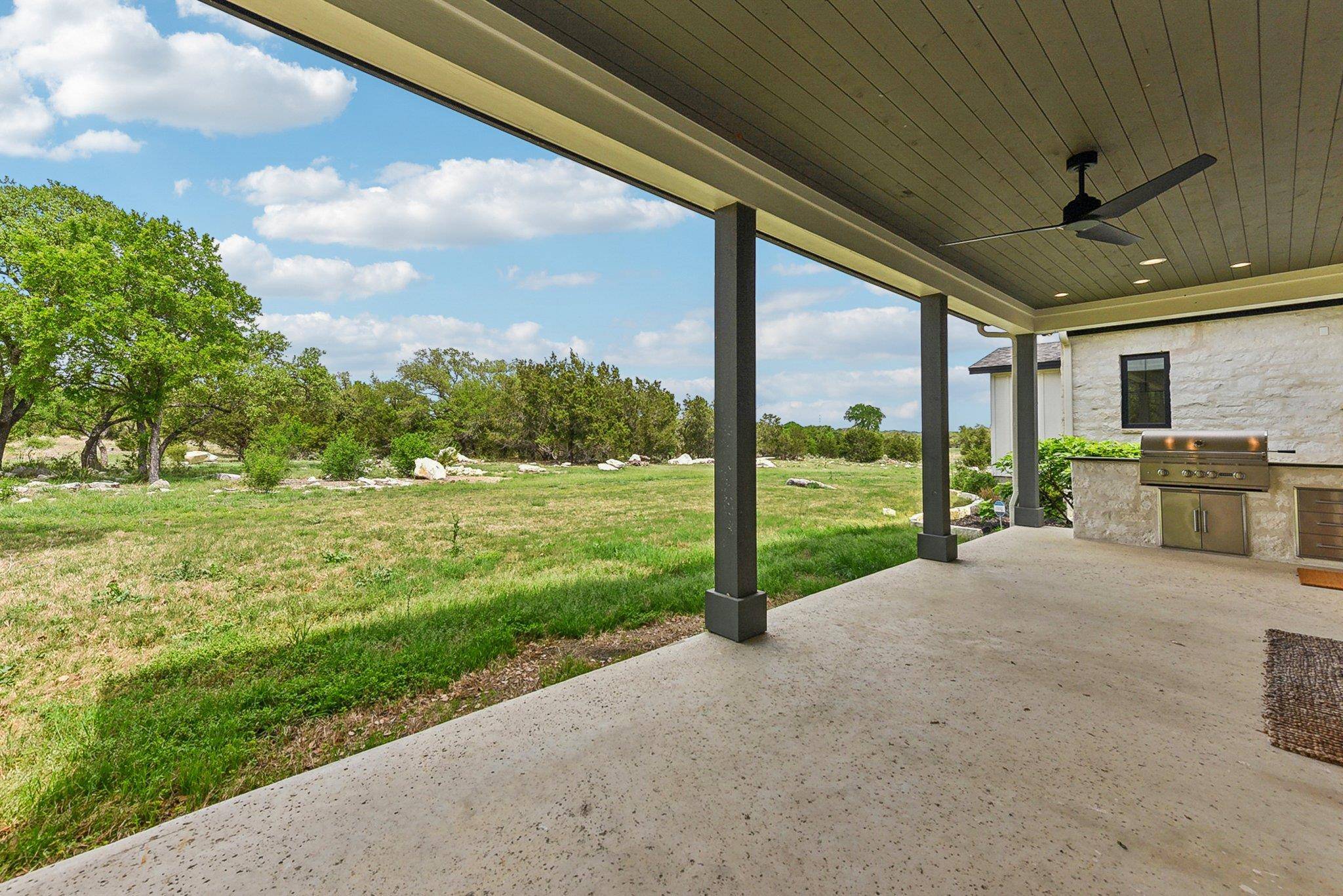 116 Tranquility Trails DR, Spicewood, TX 78669