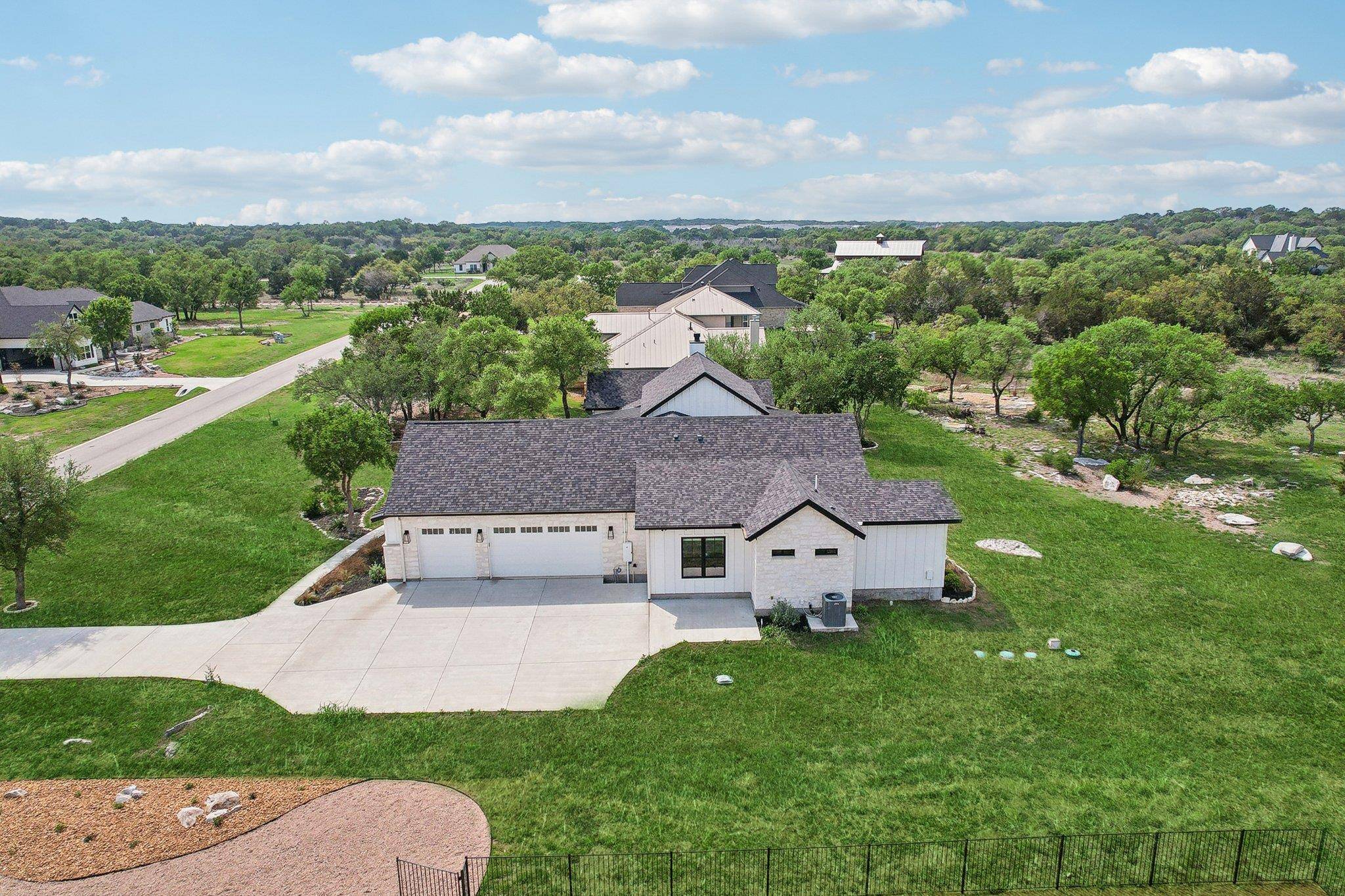 116 Tranquility Trails DR, Spicewood, TX 78669