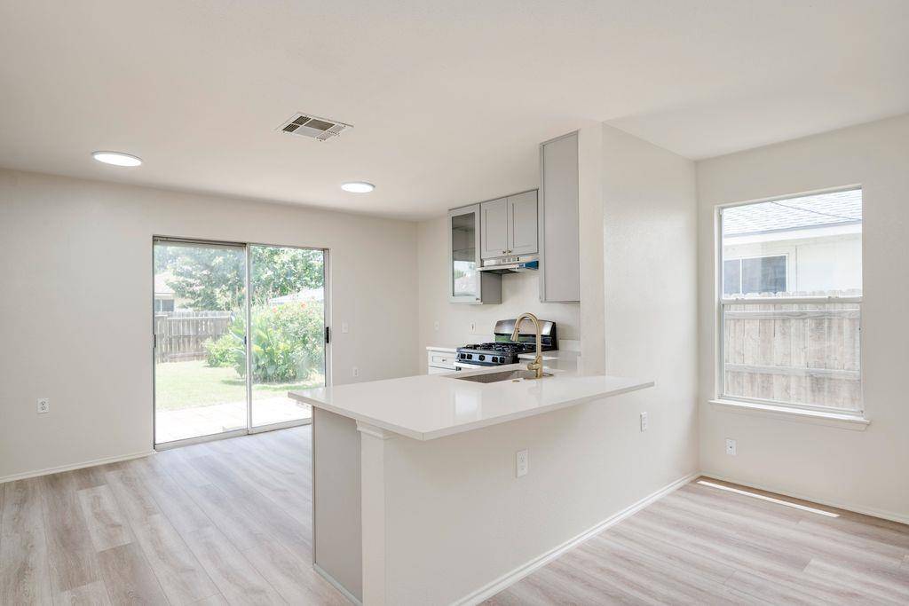 11409 Robert Wooding DR, Austin, TX 78748