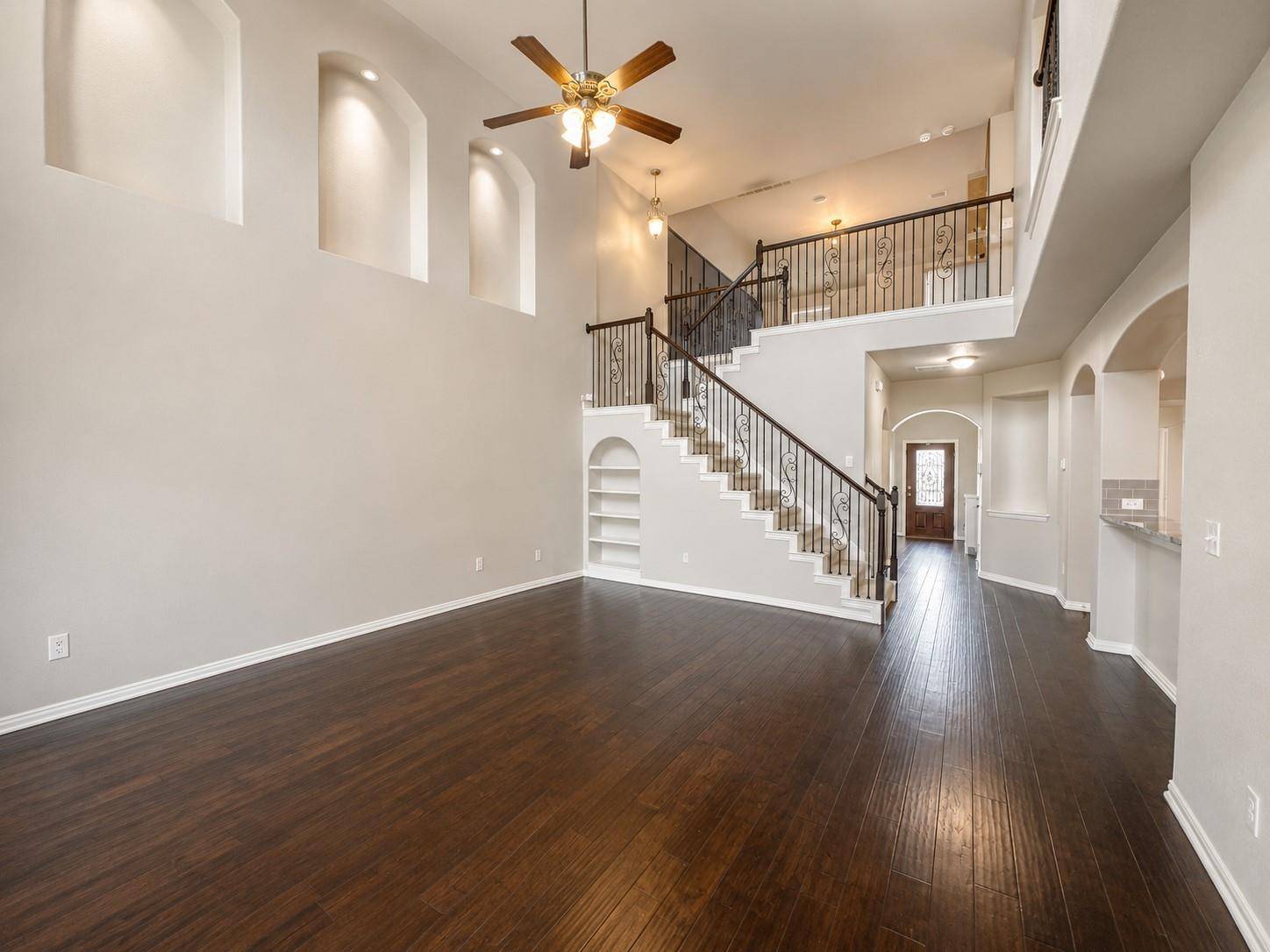 604 Vista Gardens DR, Buda, TX 78610