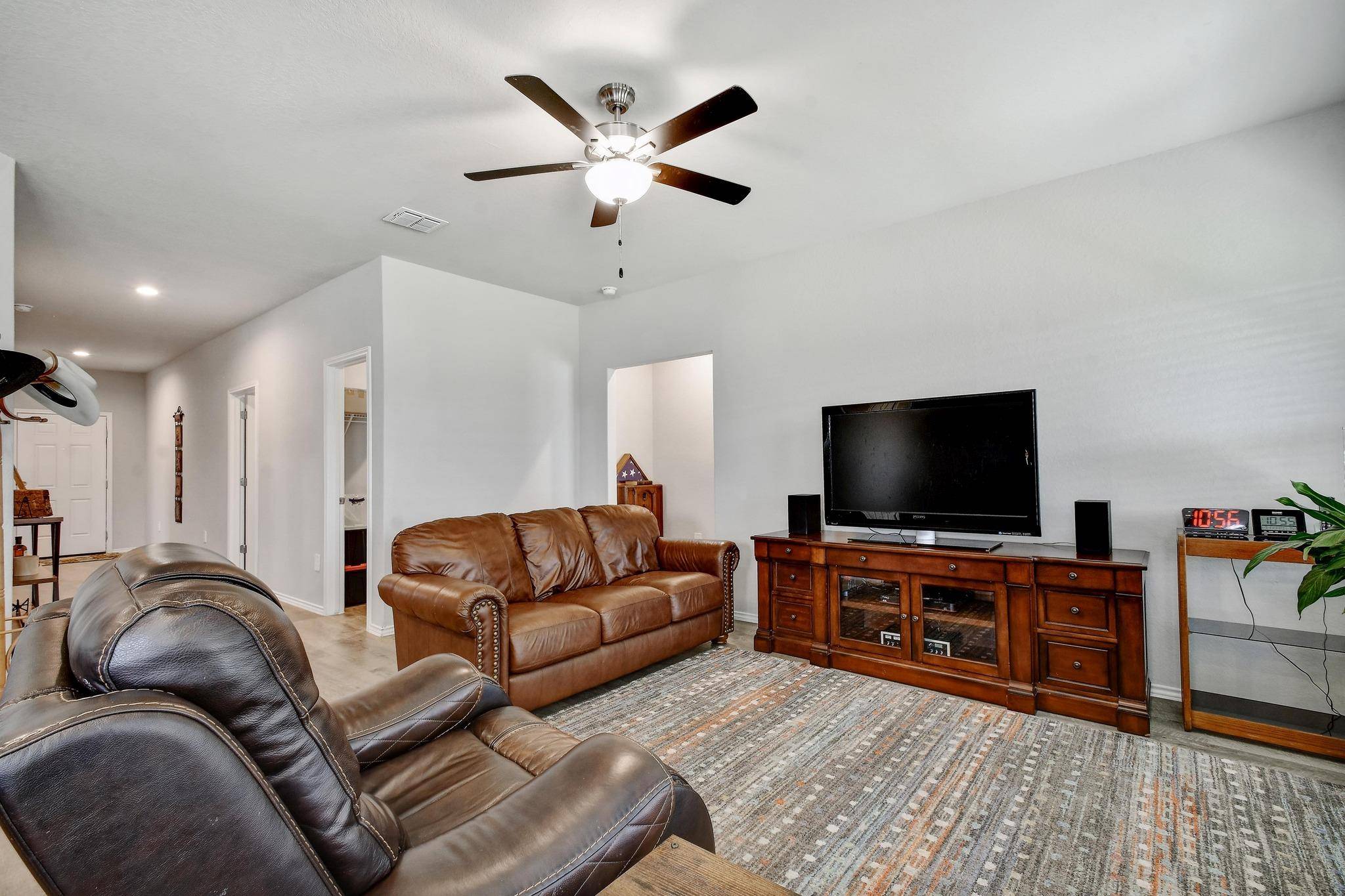 733 PEAK PLACE, Seguin, TX 78155