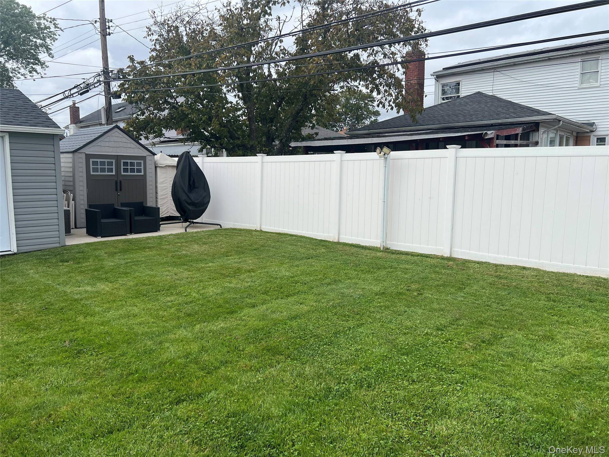 2082 Renfrew AVE, Elmont, NY 11003