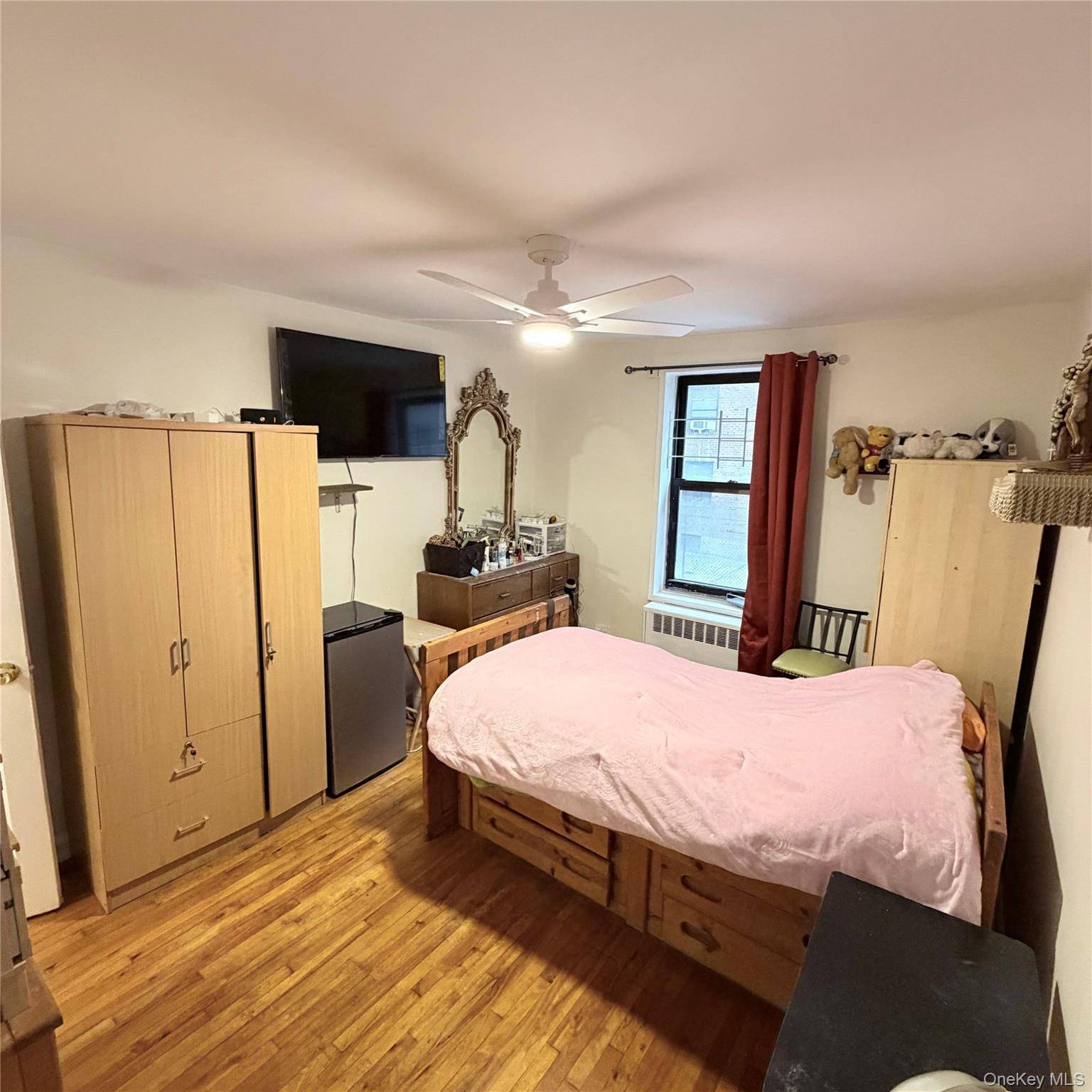 34-40 78th St #1E, Jackson Heights, NY 11372