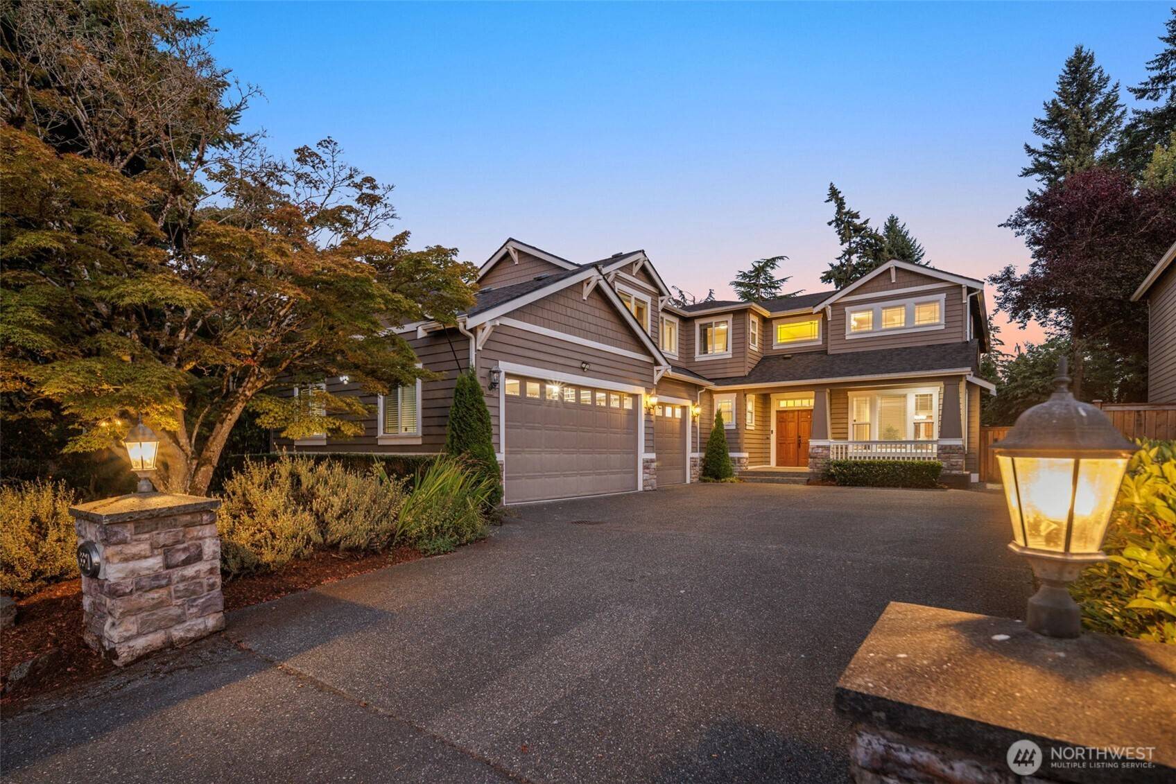 8821 SE 39th ST, Mercer Island, WA 98040