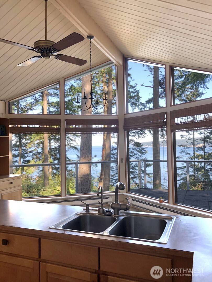 3155 Fox Spit RD, Langley, WA 98260