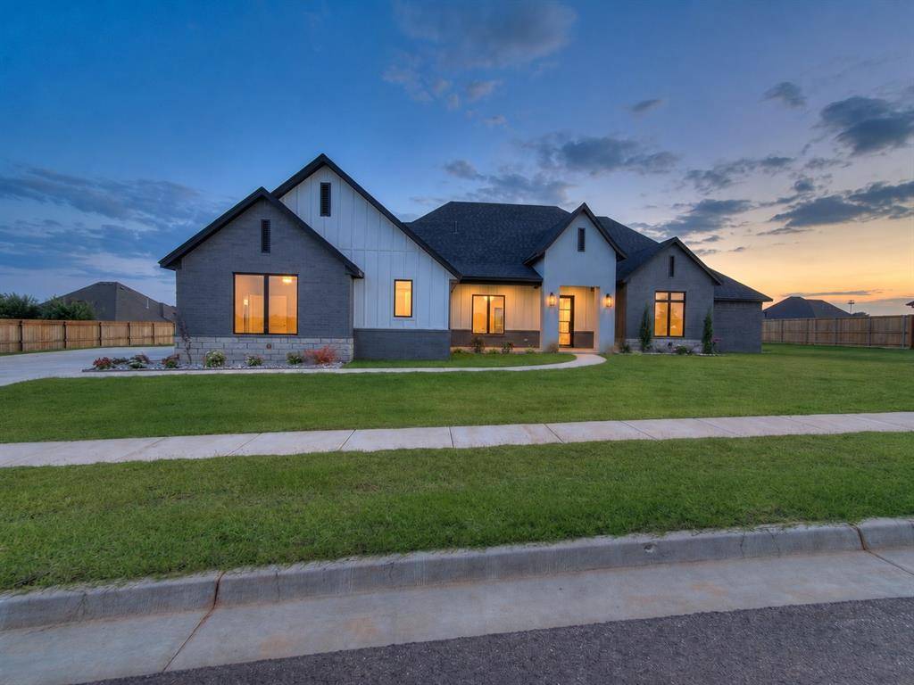 4704 SE 37th ST, Moore, OK 73160