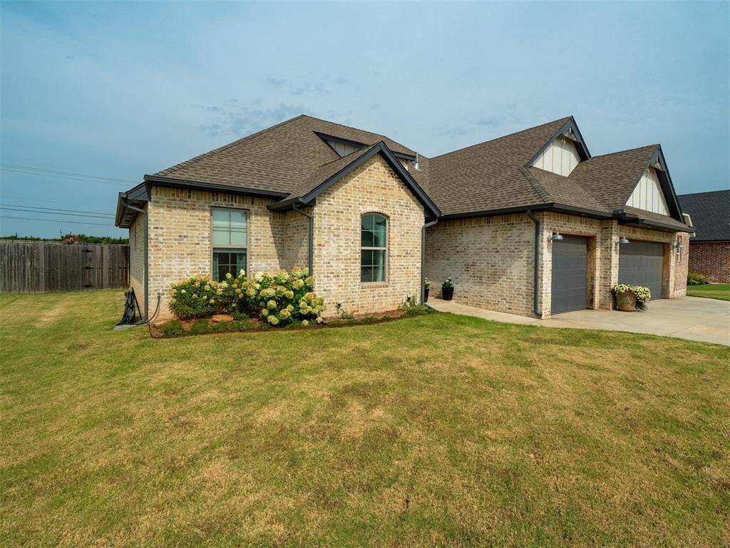 4081 Fox Ridge RD, Choctaw, OK 73020
