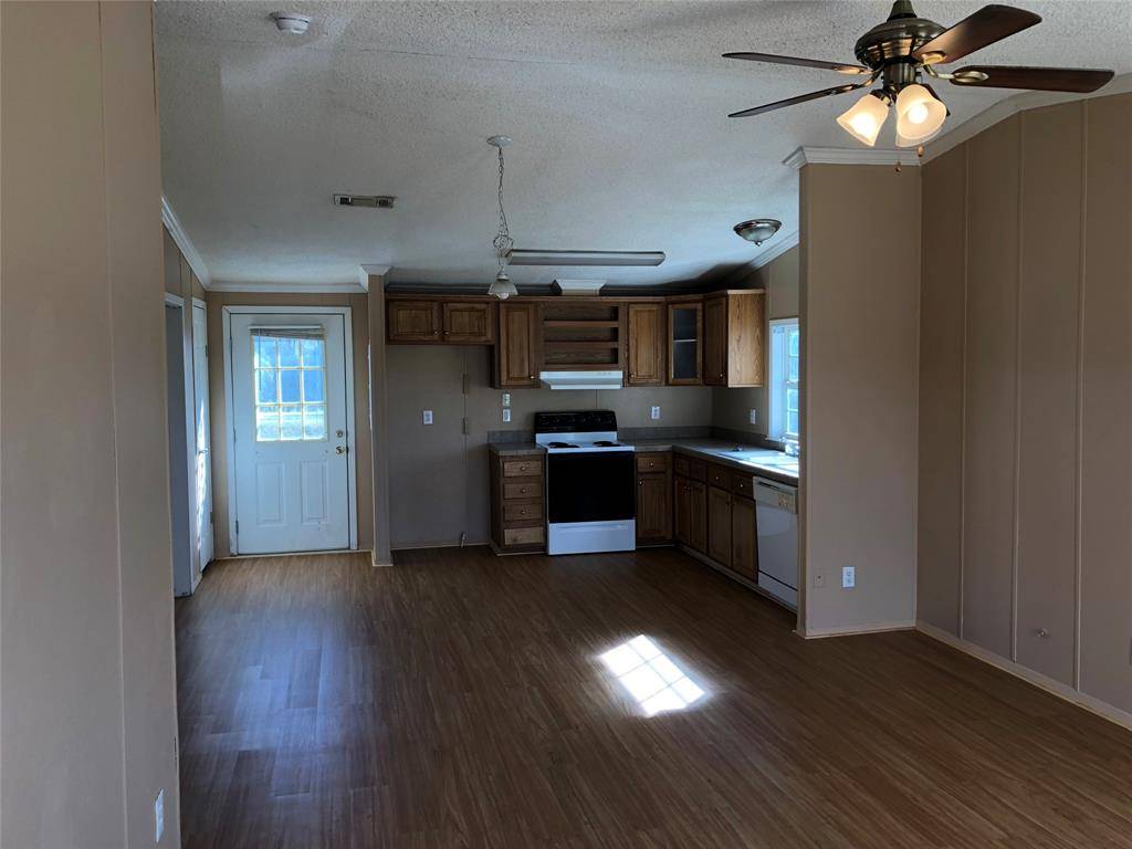 118 Windy Creek Court, Springtown, TX 76082