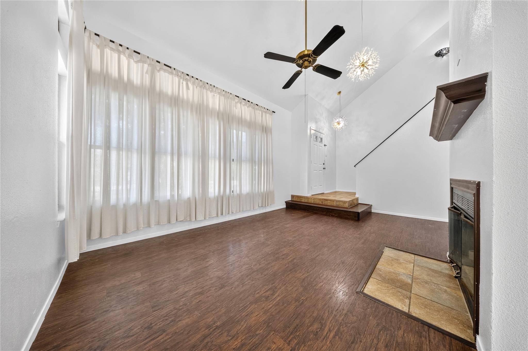 105 N Summit Ridge DR, Point Venture, TX 78645