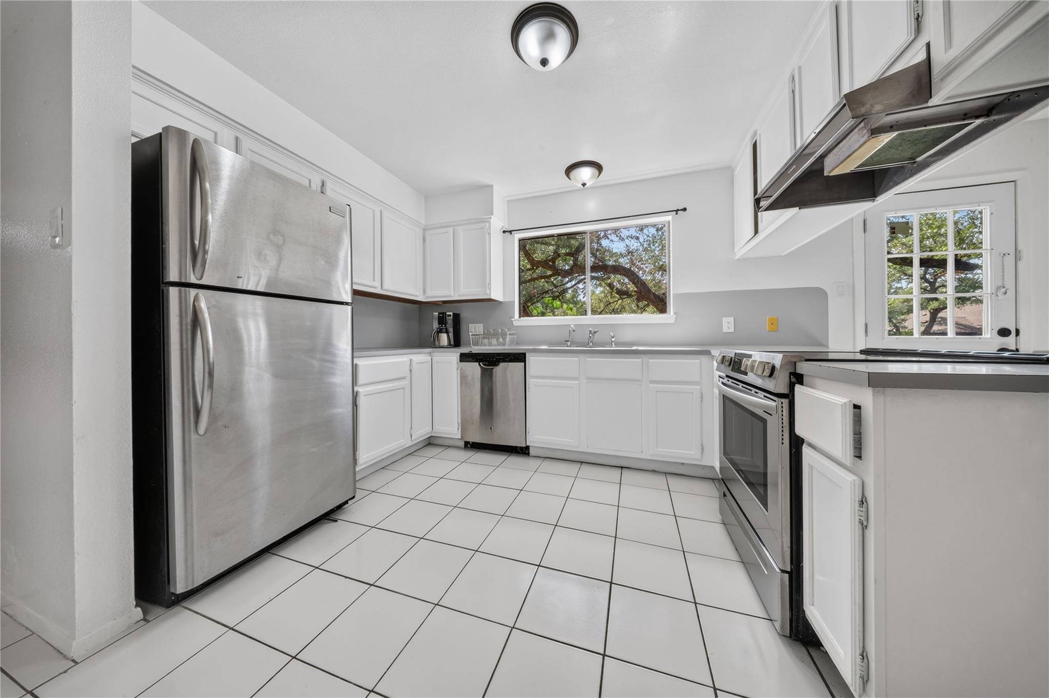 105 N Summit Ridge DR, Point Venture, TX 78645