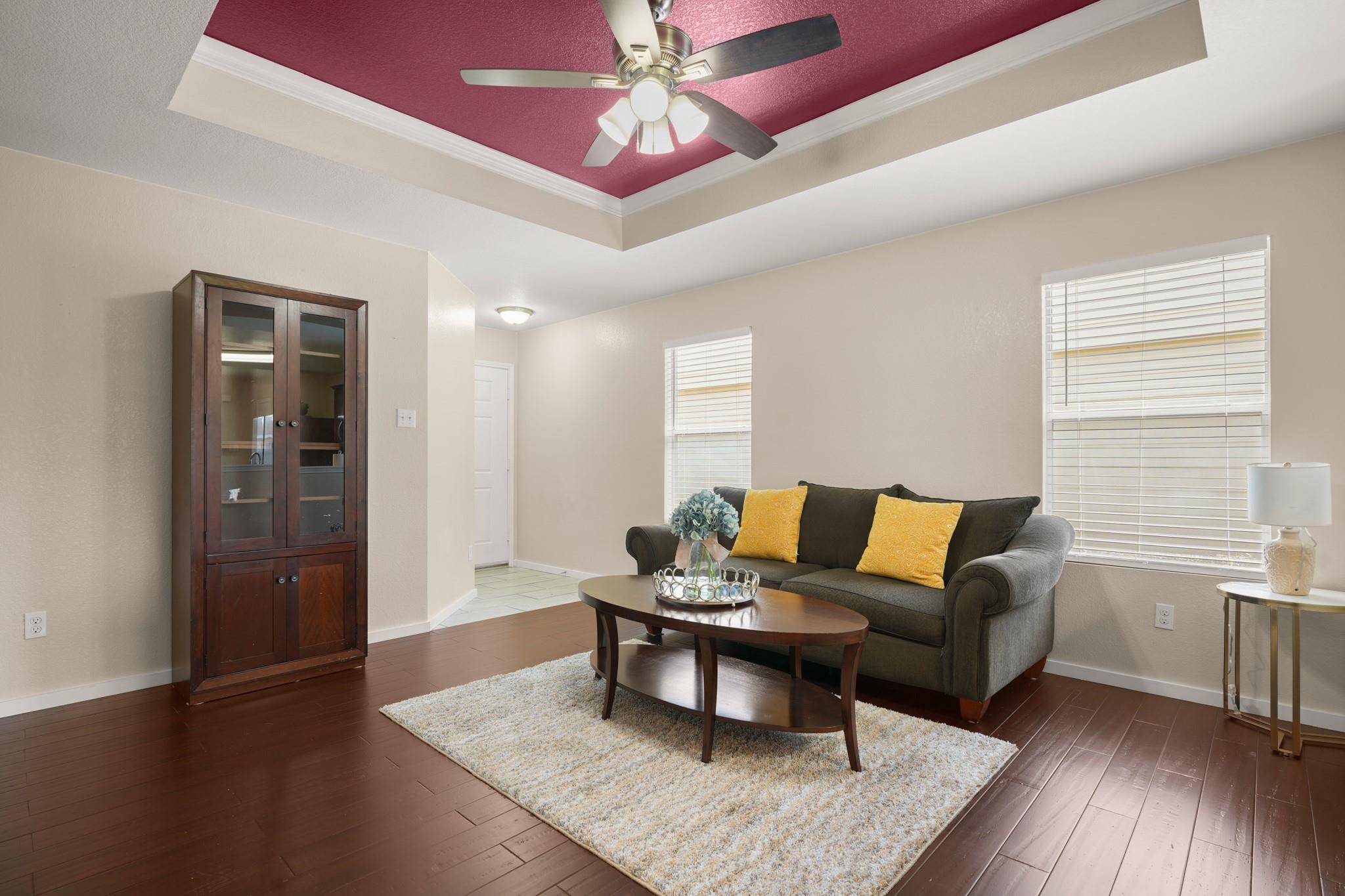137 Hillhouse LN, Manchaca, TX 78652