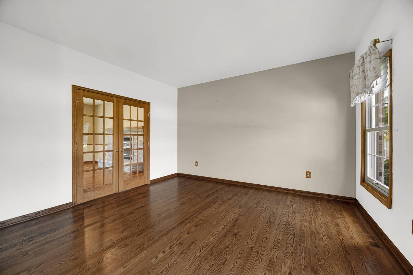 839 Hunter DR, Westville, IN 46391
