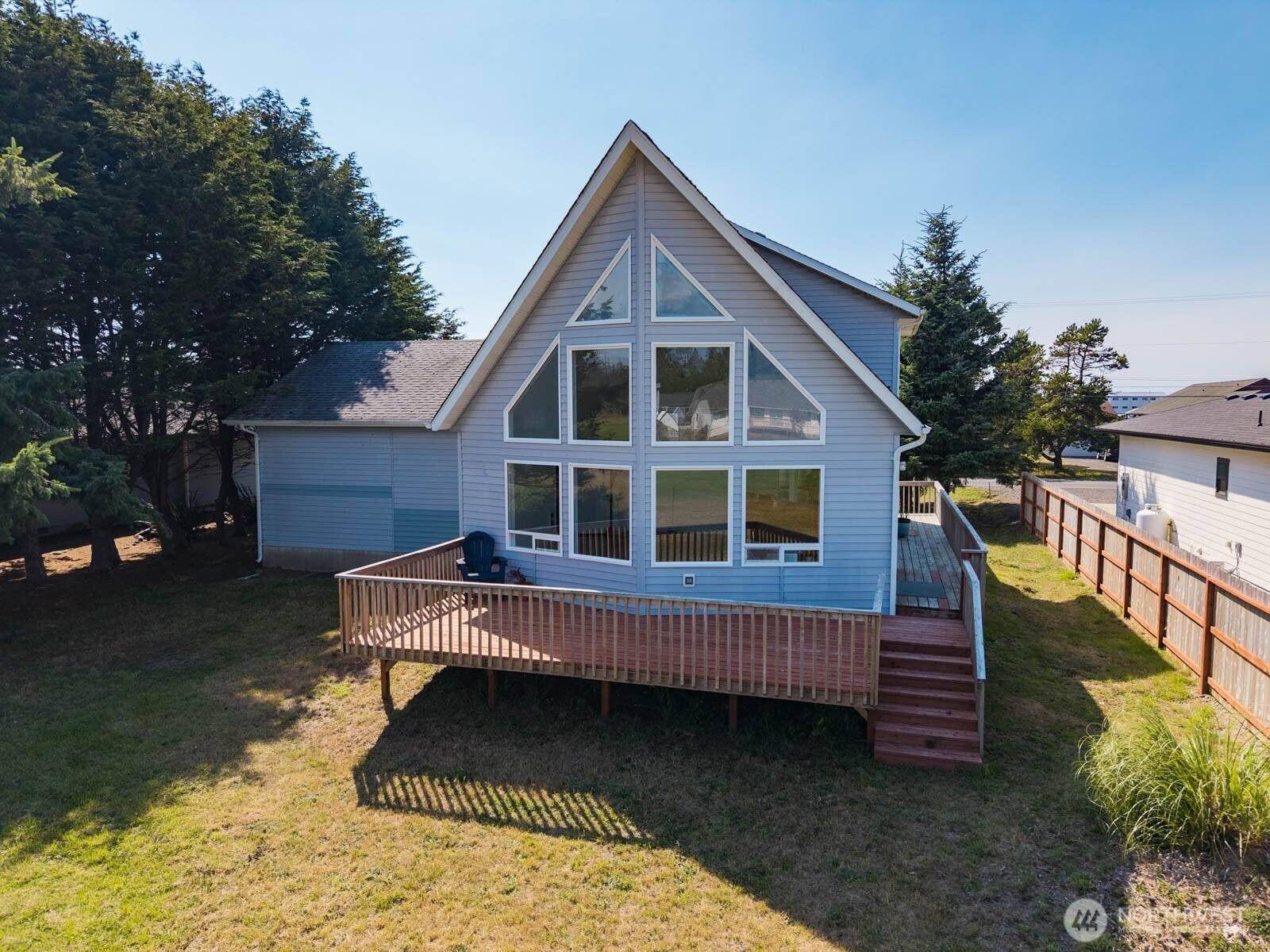 570 Canal DR NE, Ocean Shores, WA 98569