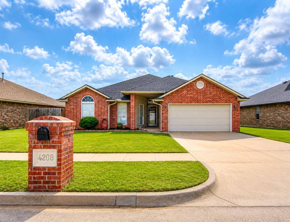4208 Notting Hill DR, Moore, OK 73160