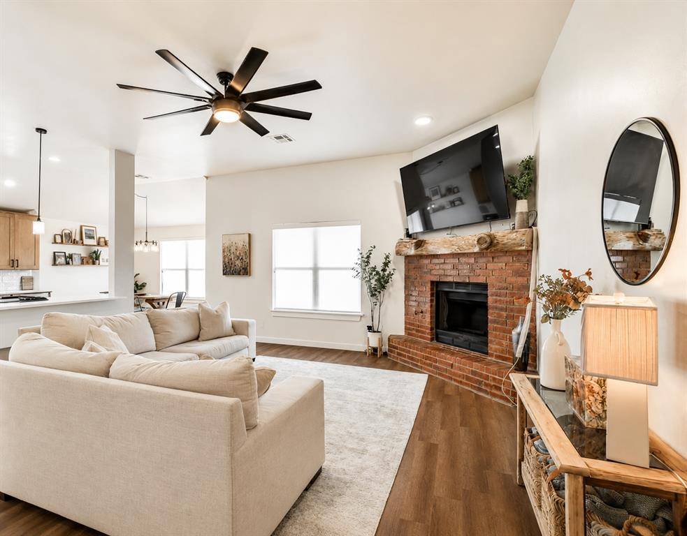 4208 Notting Hill DR, Moore, OK 73160