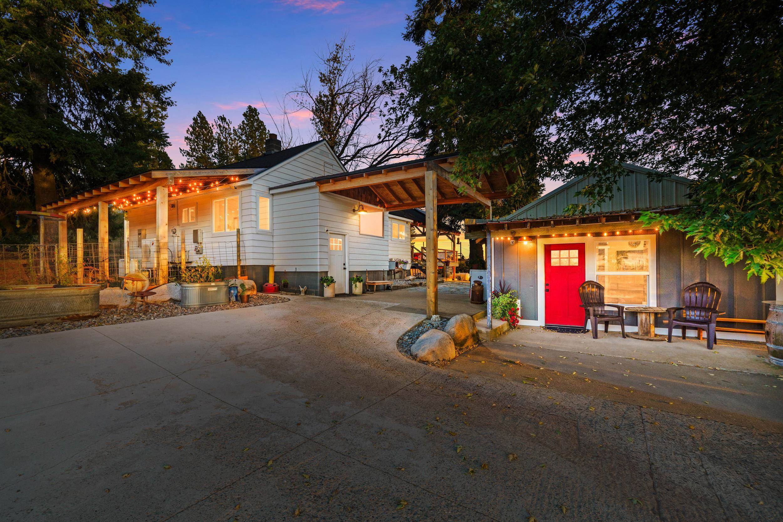 711 Milan Farms Rd, Elk, WA 99009