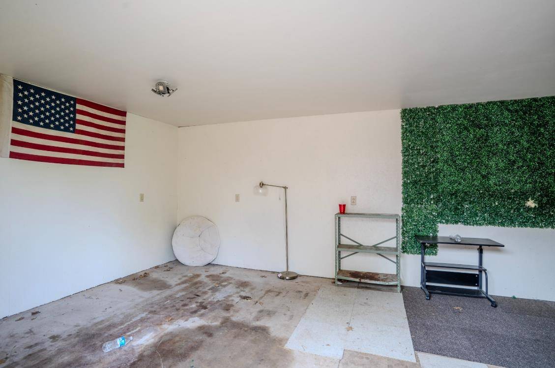 320 W College Ave, Harper, KS 67058