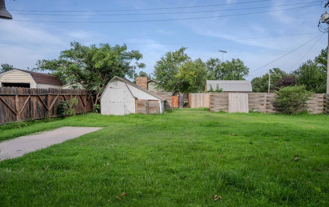 320 W College Ave, Harper, KS 67058