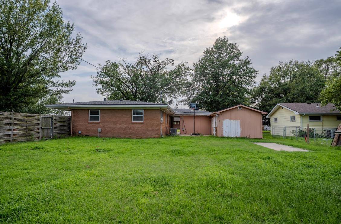 320 W College Ave, Harper, KS 67058