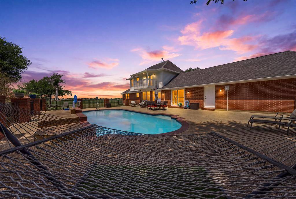 900 E Chad Street, Whitney, TX 76692