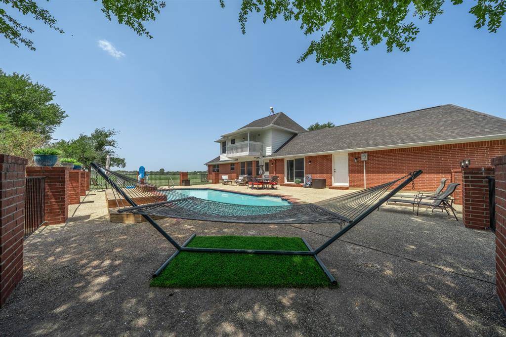 900 E Chad Street, Whitney, TX 76692
