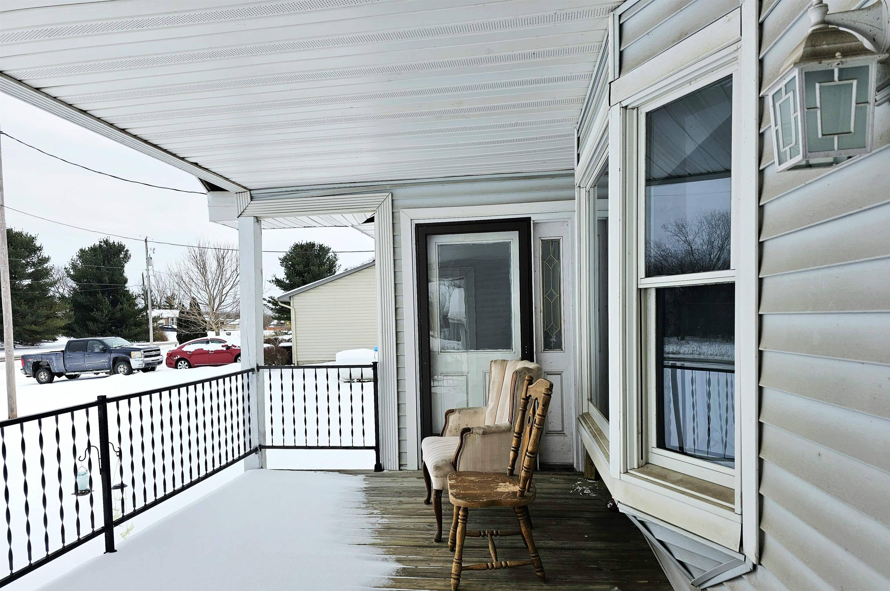 90 Flanders RD, Eaton Twp, MI 48813
