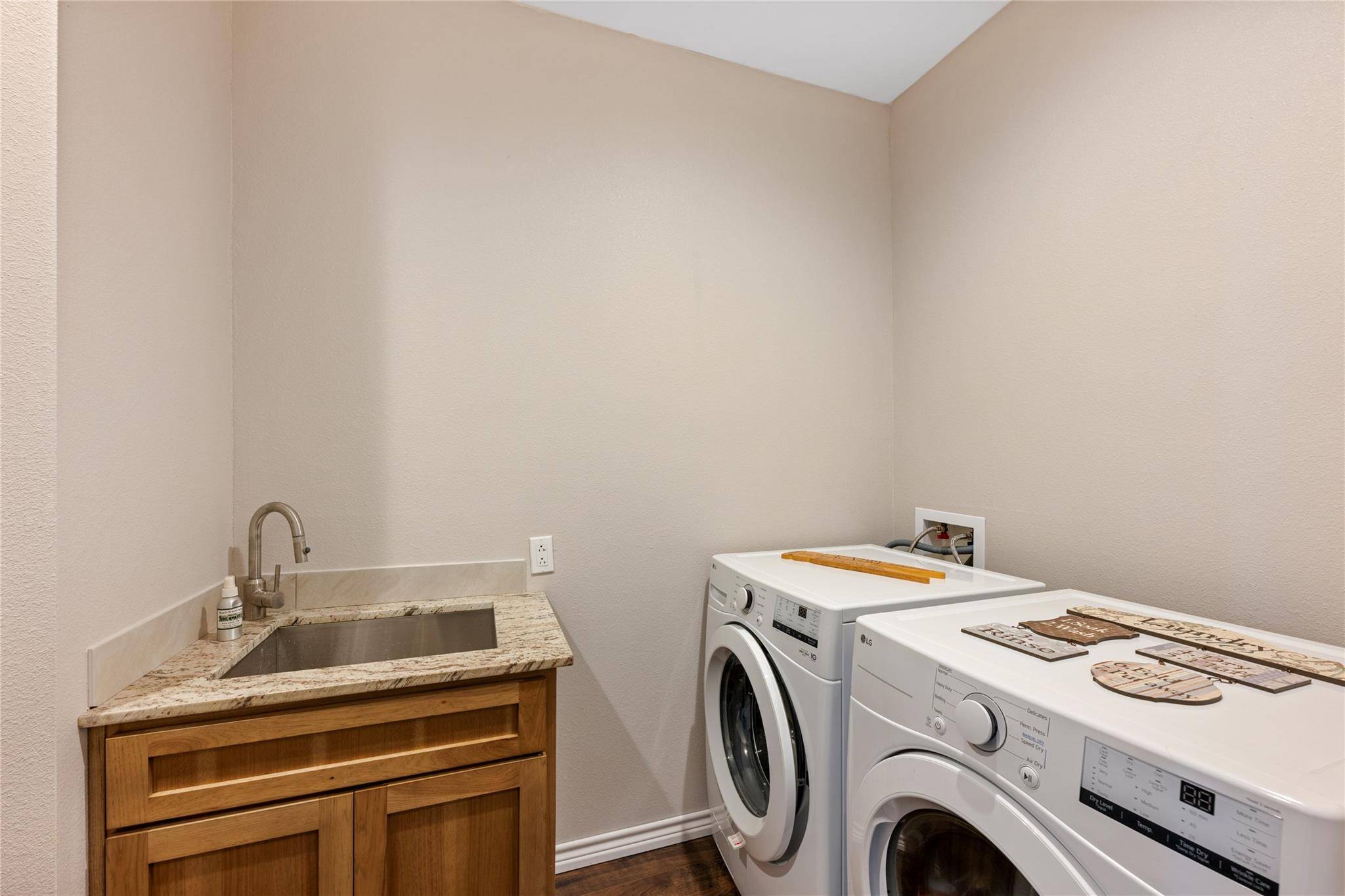 459 E Ridge LN, Kyle, TX 78640