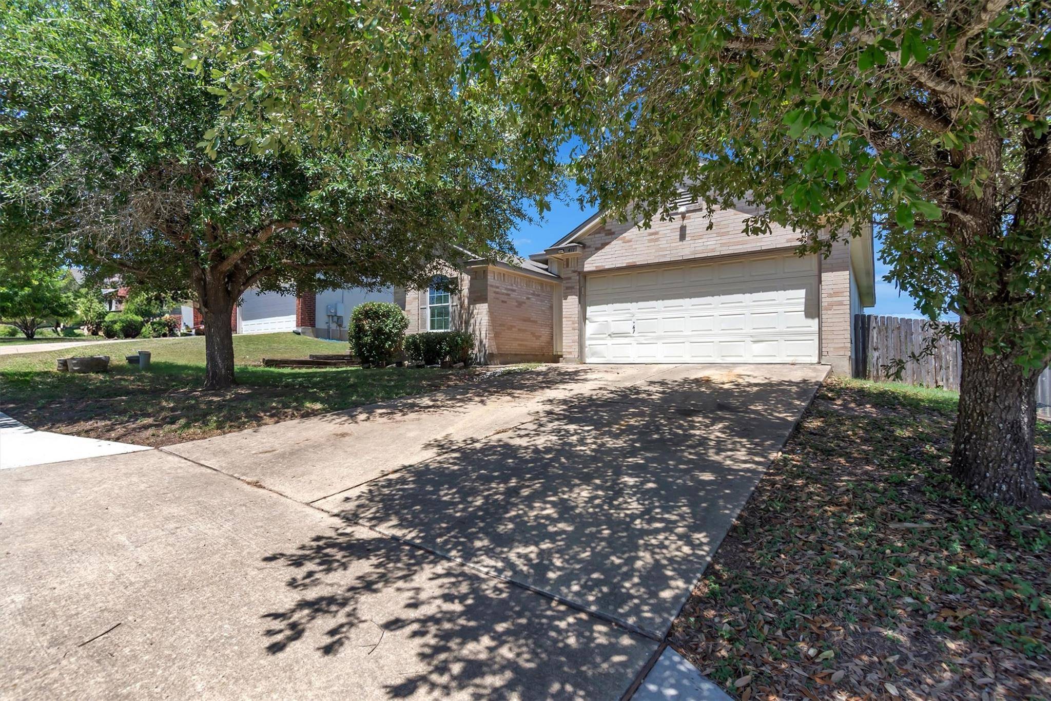 411 Estate DR, Hutto, TX 78634