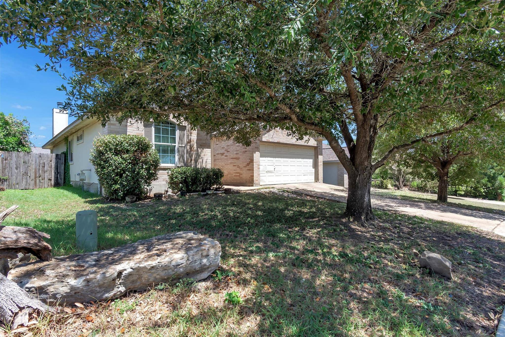 411 Estate DR, Hutto, TX 78634