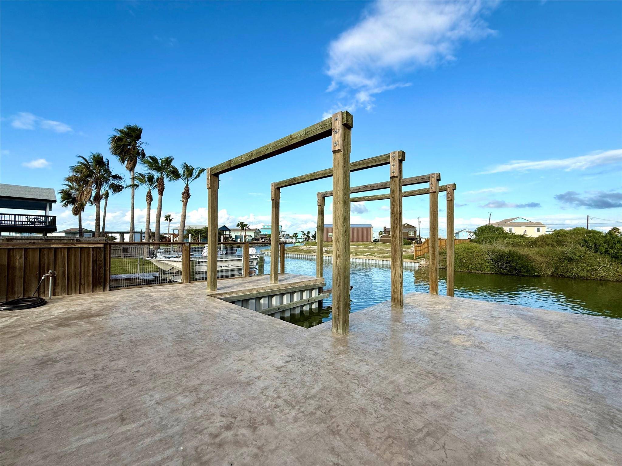 127 Copano Cove RD, Rockport, TX 78382