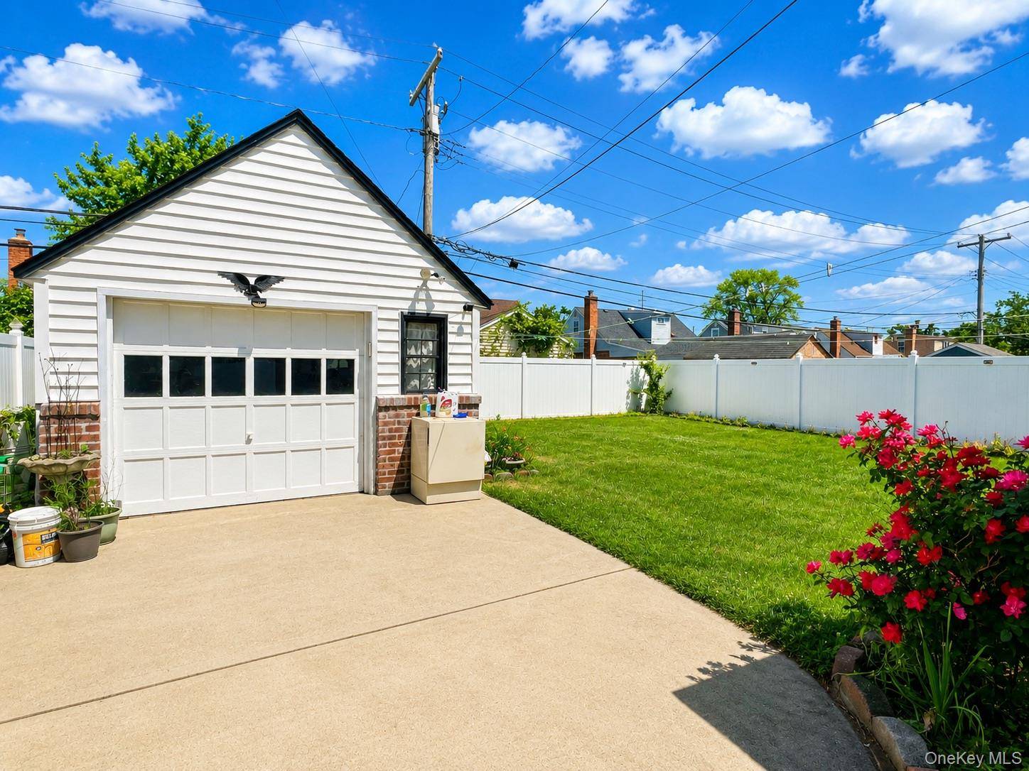 43 McAlester AVE, Hicksville, NY 11801