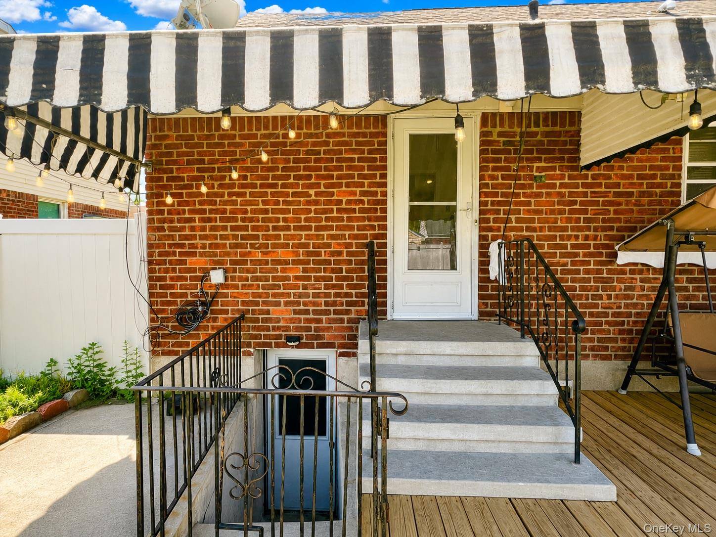 43 McAlester AVE, Hicksville, NY 11801