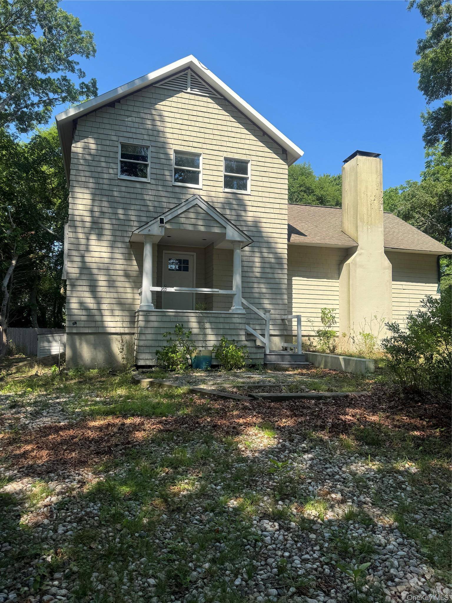 203 Head Of Pond RD, Water Mill, NY 11976