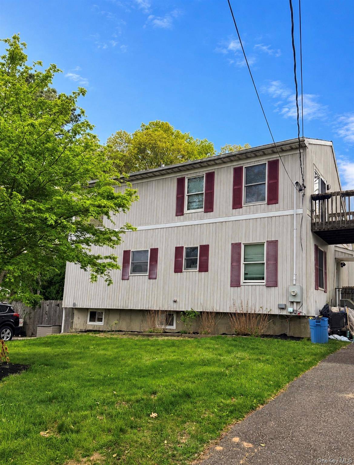 58 Iroquois TRL, Ridge, NY 11961