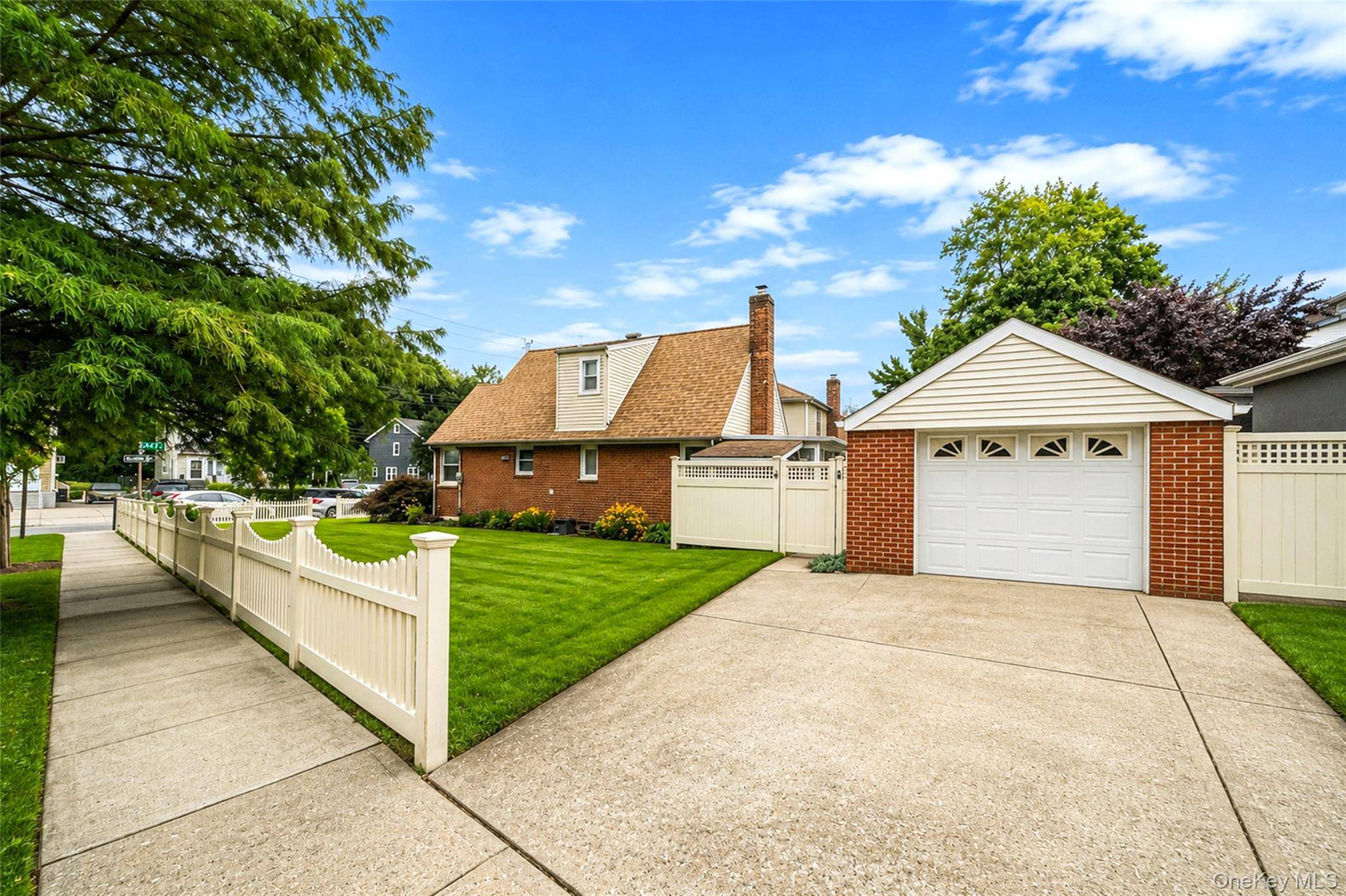 4137 247th ST, Little Neck, NY 11363