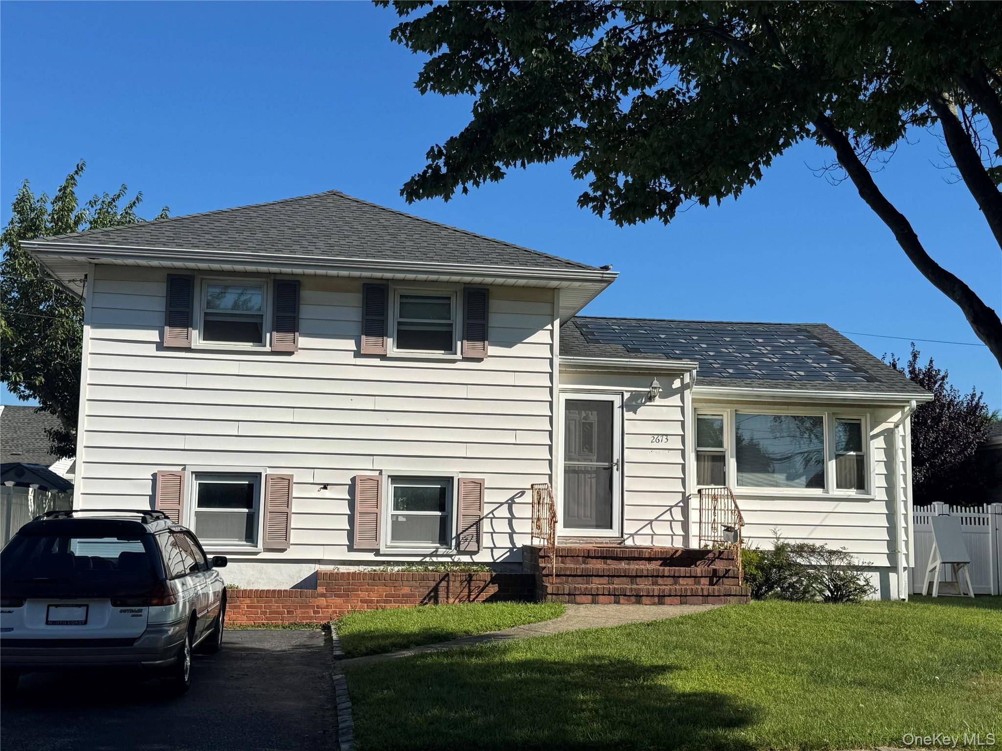 2673 Fisher LN, Bellmore, NY 11710