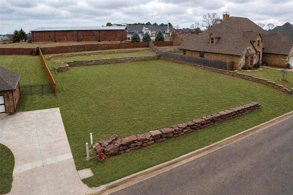 2932 Lakeshire Ridge WAY, Edmond, OK 73034