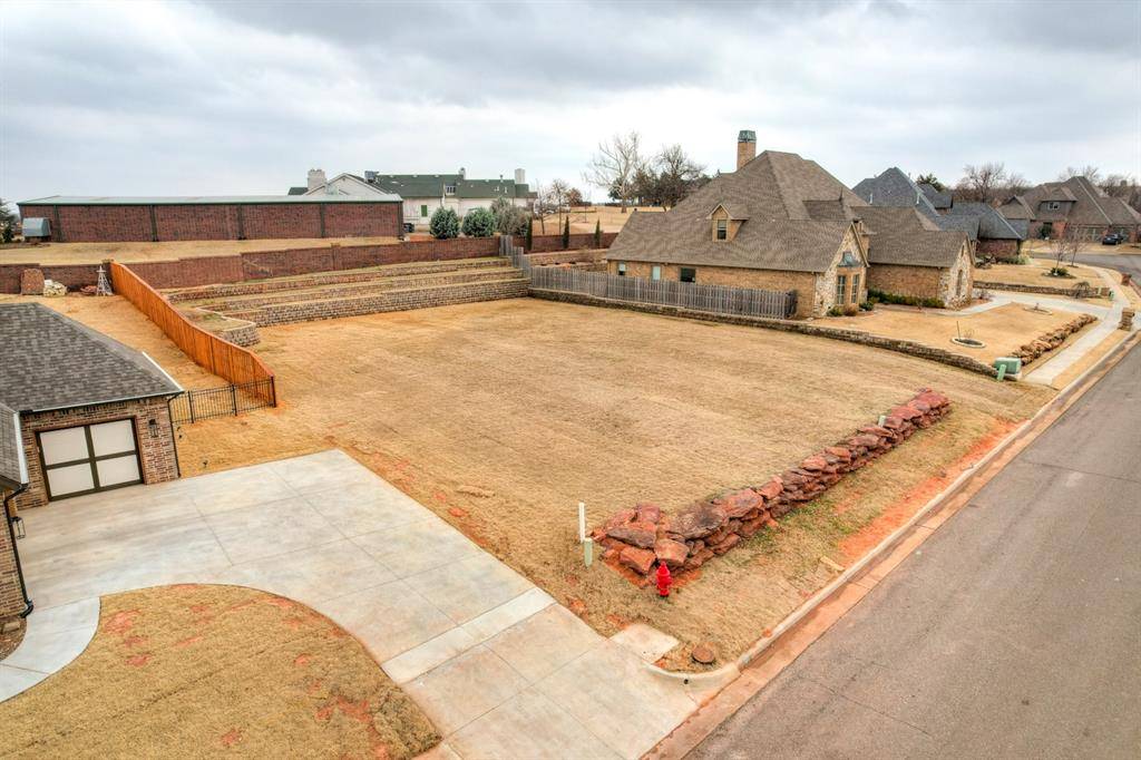 2932 Lakeshire Ridge WAY, Edmond, OK 73034